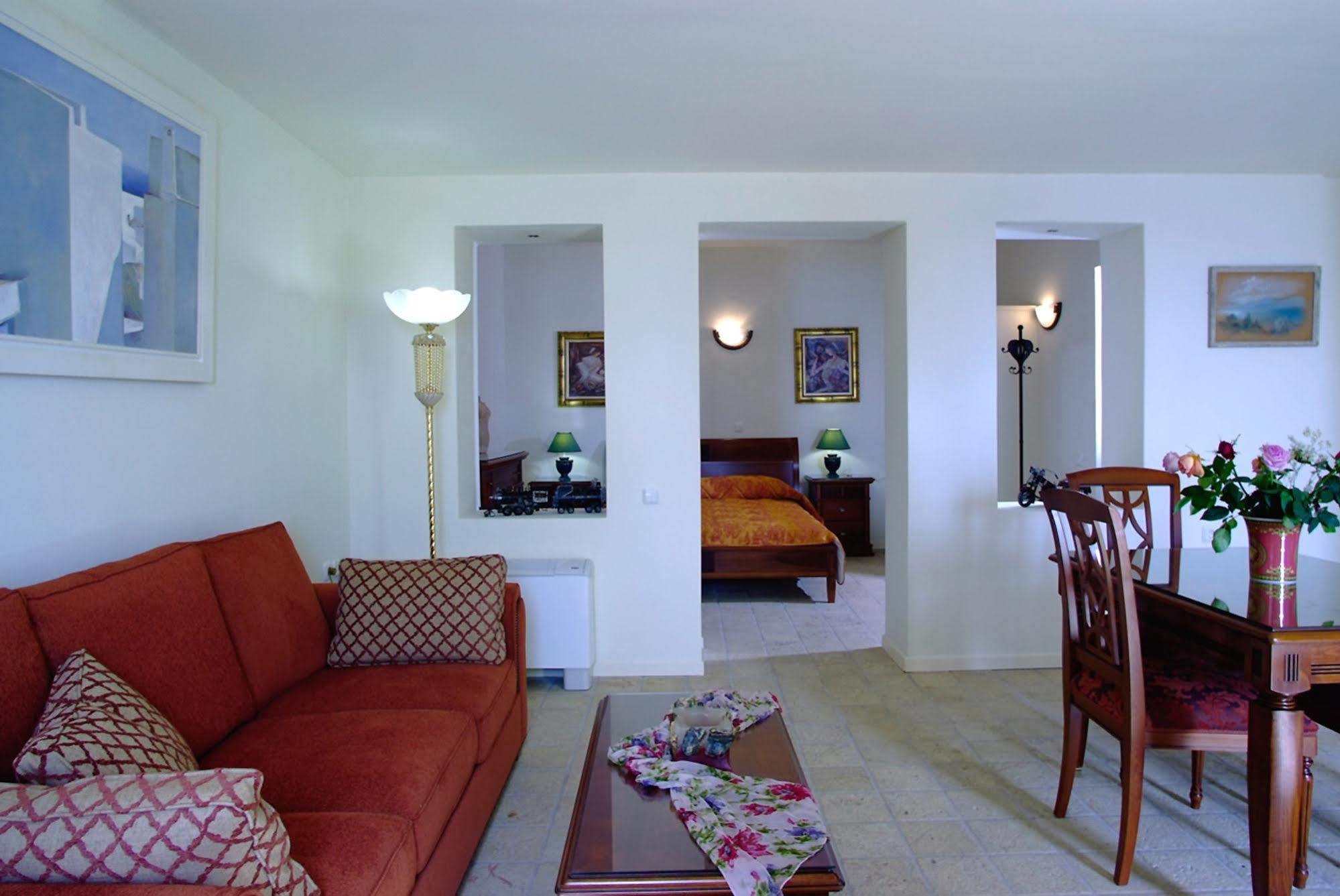 Adamis Majesty Suites Fira  Esterno foto